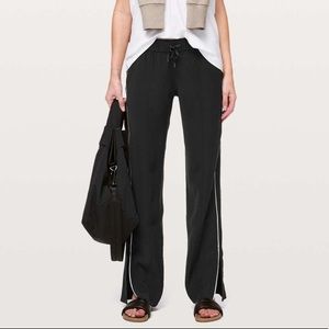 Lululemon On the Right Track Pant, sz 10